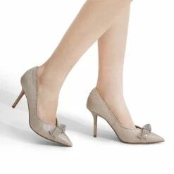 Front Page 11 Rhinestone Bowknot Stiletto Heel Pumps GOLD GLITTER