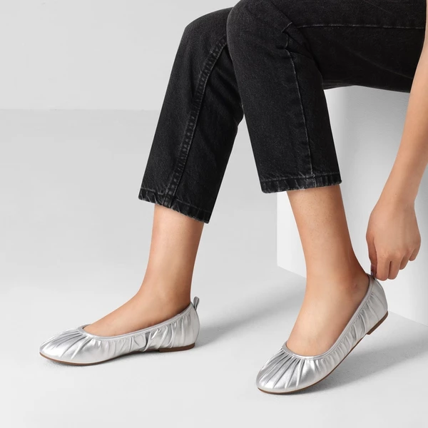 Pleated Round Toe Ballet Flats SILVER 4 Pleated Round Toe Ballet Flats SILVER - Image 2